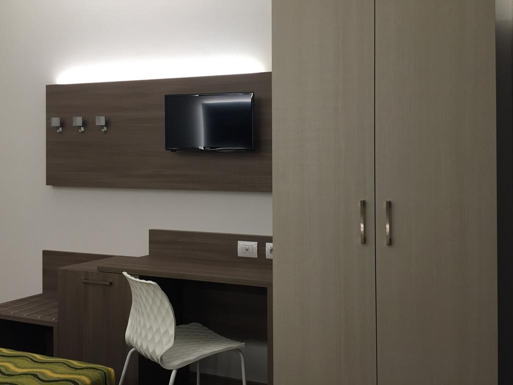 Hotel Montreal ビビオーネ エクステリア 写真