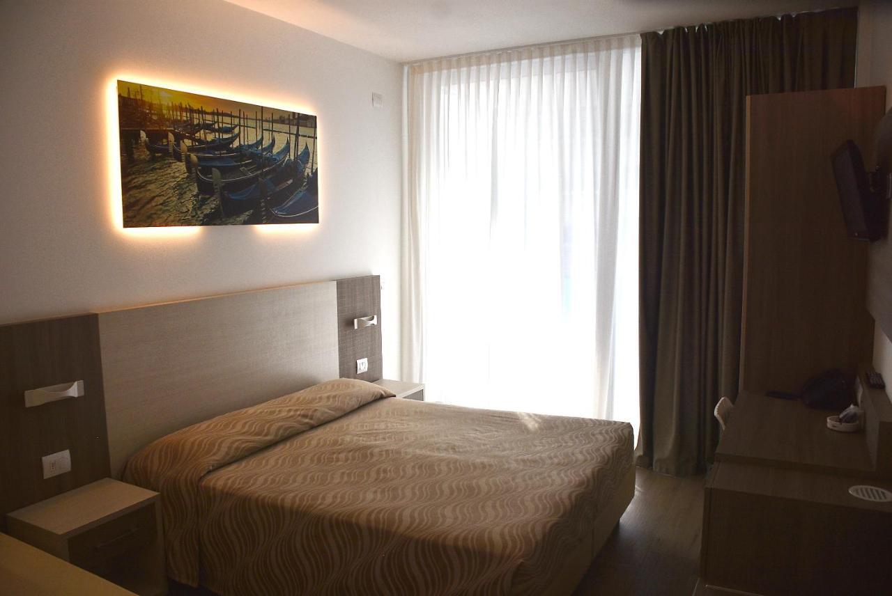 Hotel Montreal ビビオーネ エクステリア 写真